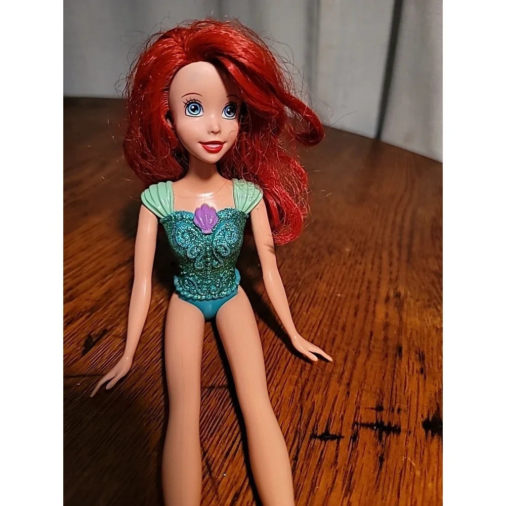 2012 Mattel Disney The Little  Mermaid Sparkling Princess Ariel Doll 11